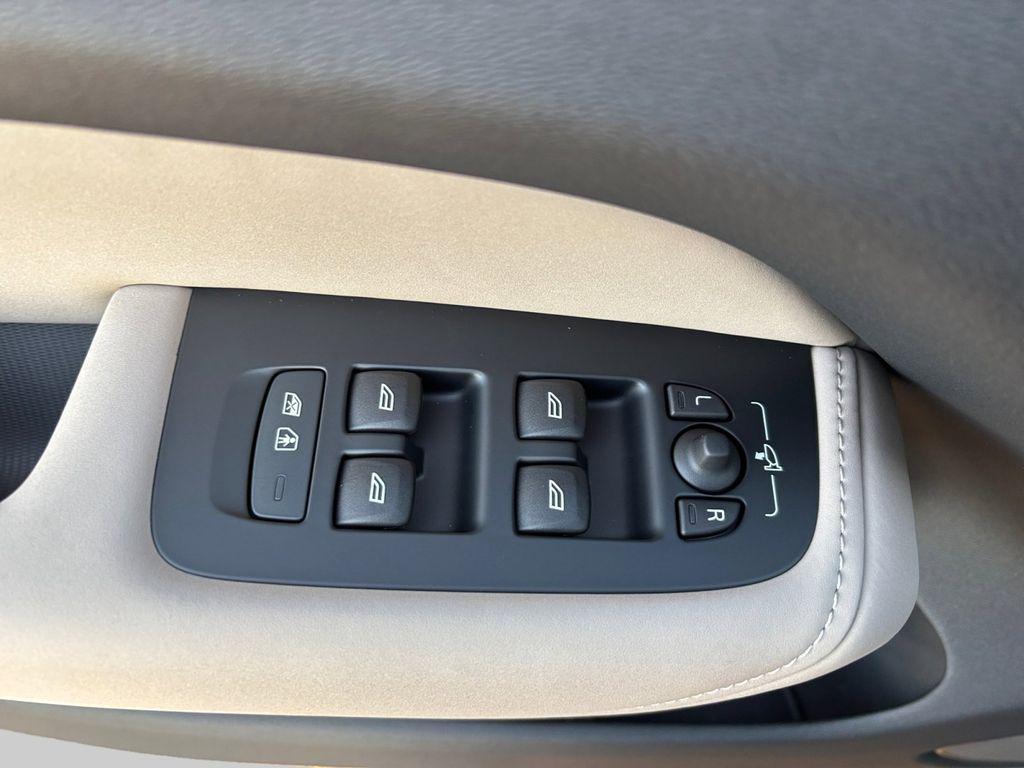 new 2026 Volvo XC60 car, priced at $54,985