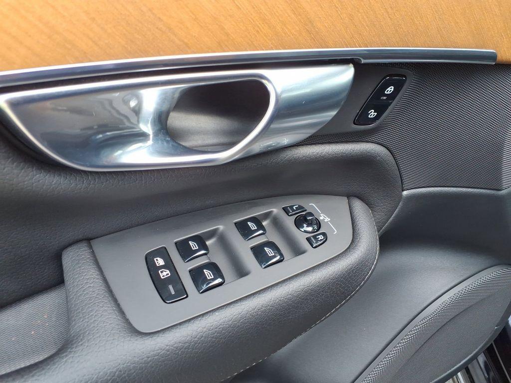 used 2022 Volvo XC90 car, priced at $39,551