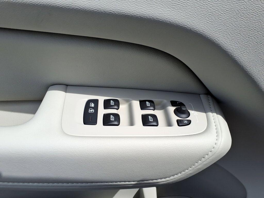 new 2026 Volvo XC60 car, priced at $60,135