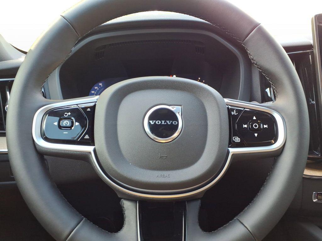 new 2026 Volvo XC60 car, priced at $54,985