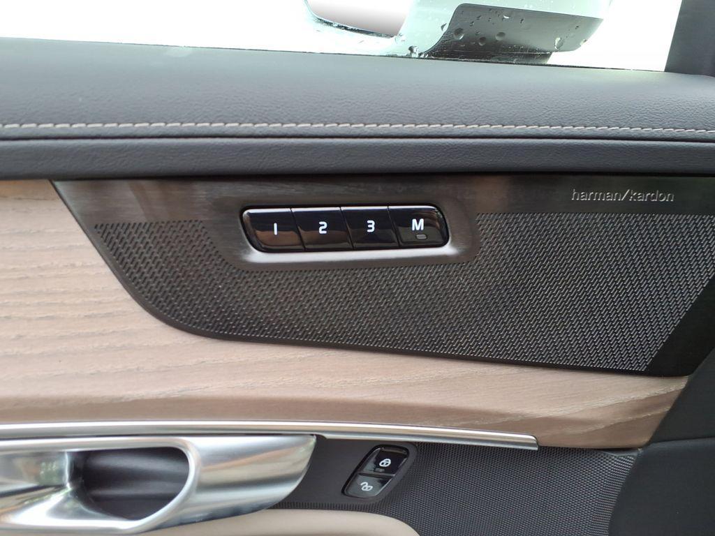 new 2026 Volvo XC90 Plug-In Hybrid car, priced at $78,875