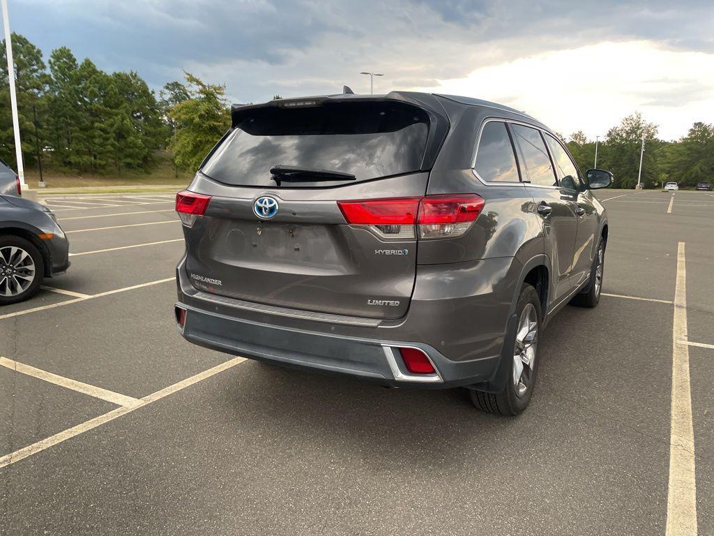 used 2017 Toyota Highlander Hybrid car, priced at $23,461