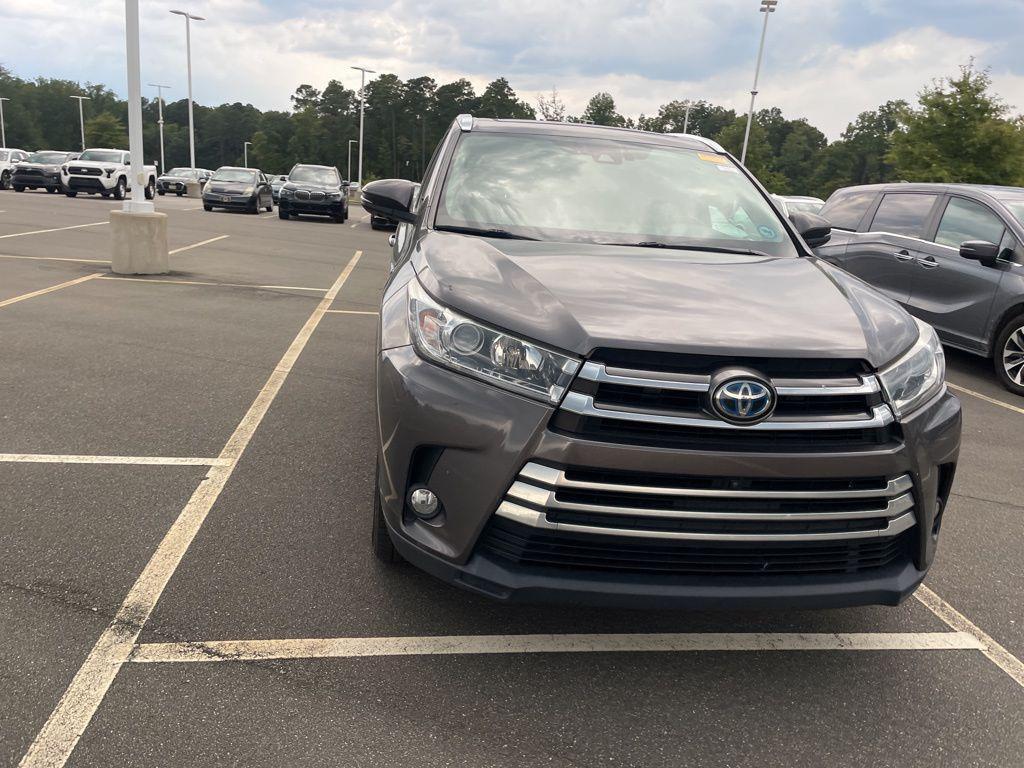 used 2017 Toyota Highlander Hybrid car, priced at $23,461