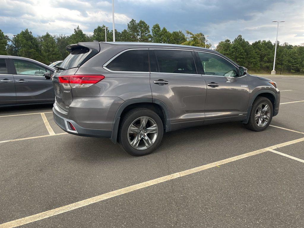 used 2017 Toyota Highlander Hybrid car, priced at $23,461
