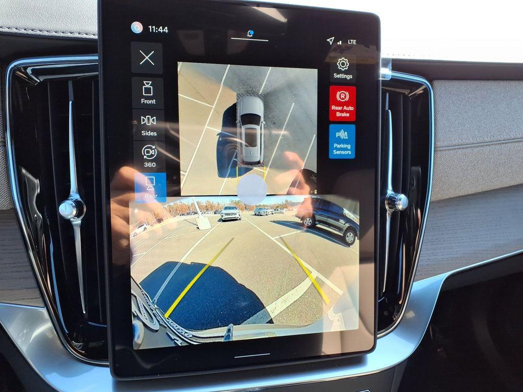 new 2026 Volvo XC90 car, priced at $68,325