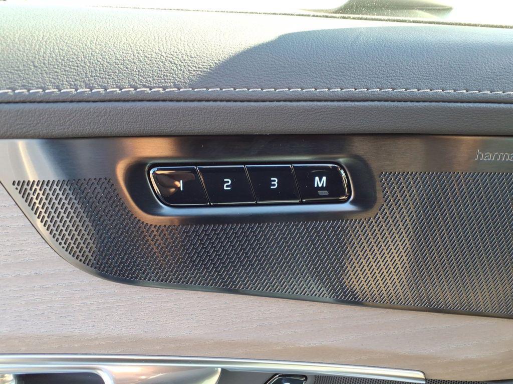 new 2026 Volvo XC90 car, priced at $68,325