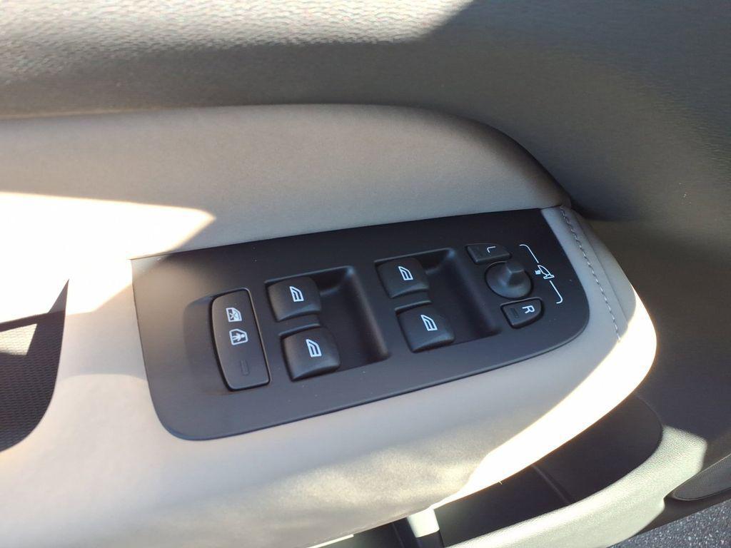 new 2026 Volvo XC60 car, priced at $54,985