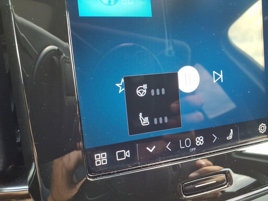 new 2025 Volvo XC40 car, priced at $47,790