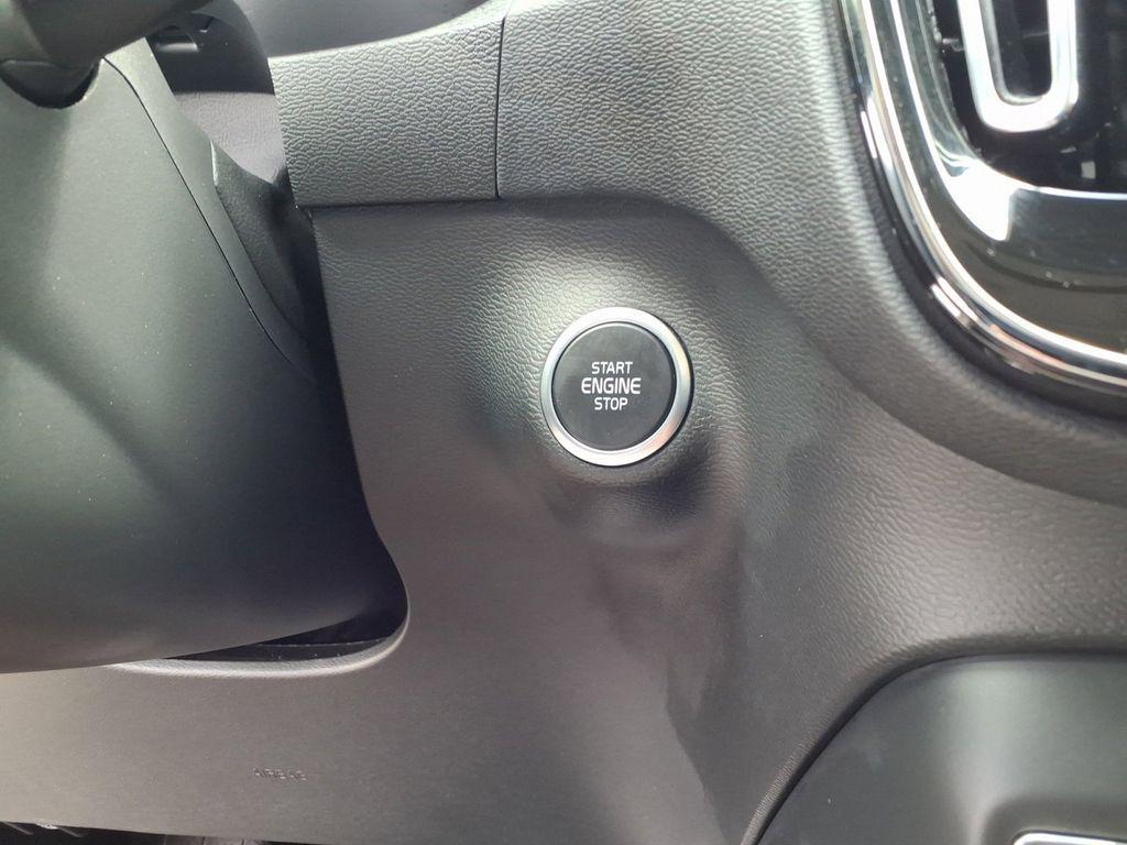 new 2025 Volvo XC40 car, priced at $47,790