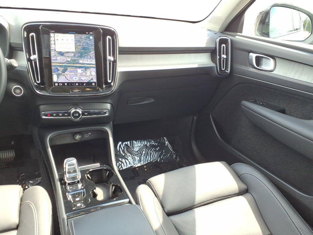 new 2025 Volvo XC40 car, priced at $47,790