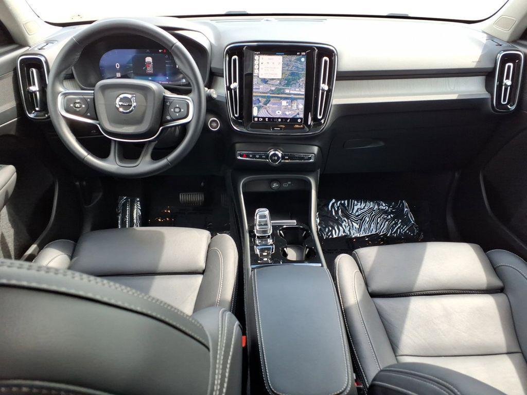 new 2025 Volvo XC40 car, priced at $47,790