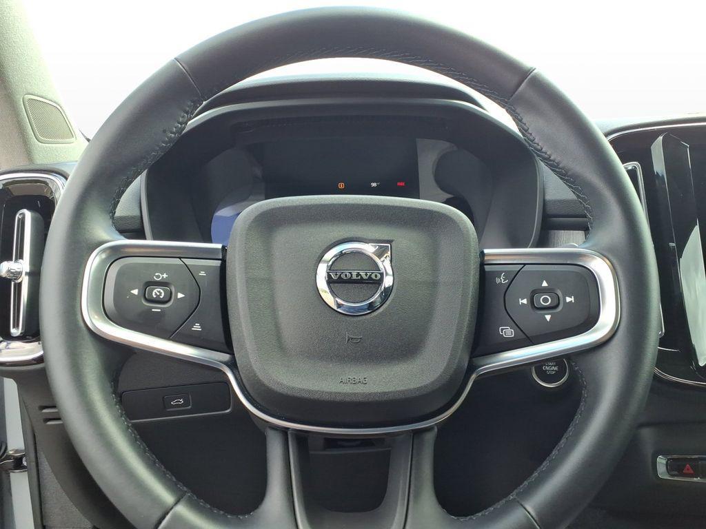 new 2025 Volvo XC40 car, priced at $47,790