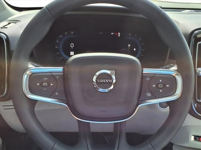new 2025 Volvo XC40 car, priced at $50,565