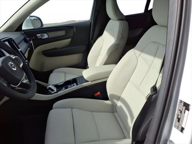 new 2025 Volvo XC40 car, priced at $49,565