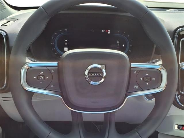 new 2025 Volvo XC40 car, priced at $49,565