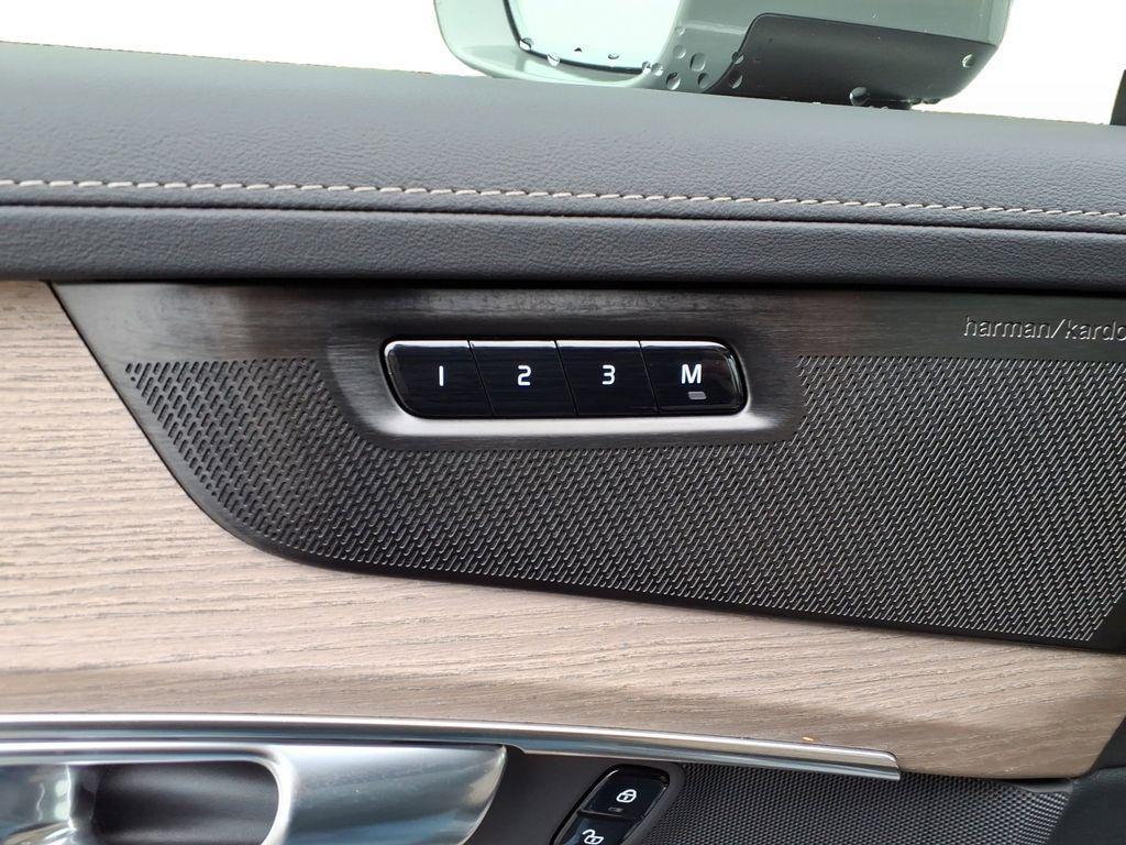 new 2026 Volvo XC90 car, priced at $69,125