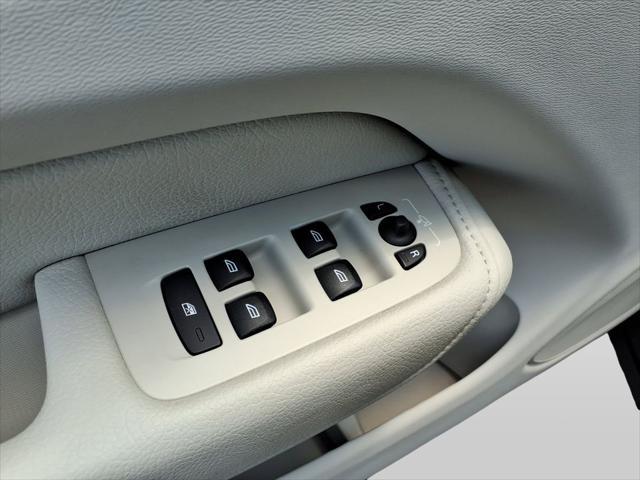 used 2022 Volvo XC60 car, priced at $33,431