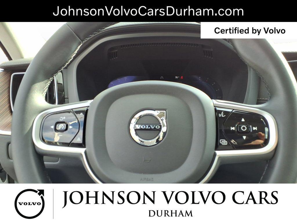 used 2023 Volvo XC60 car, priced at $38,901