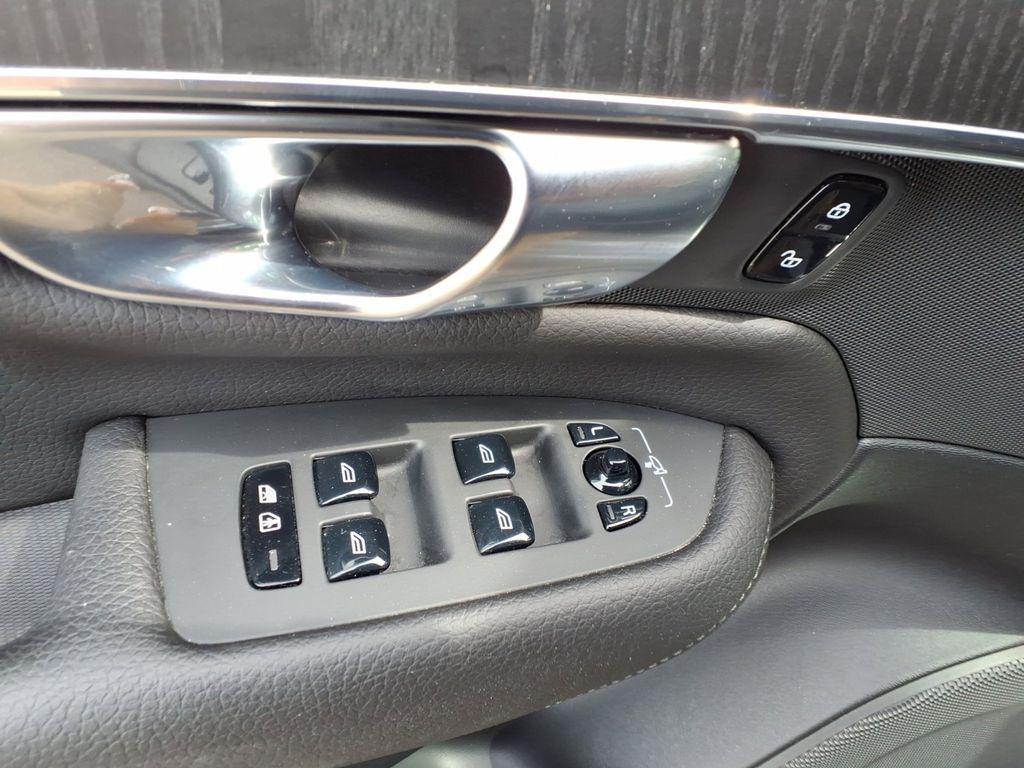 used 2020 Volvo XC90 car, priced at $30,151