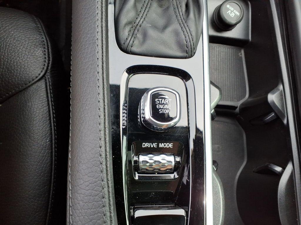 used 2020 Volvo XC90 car, priced at $30,151