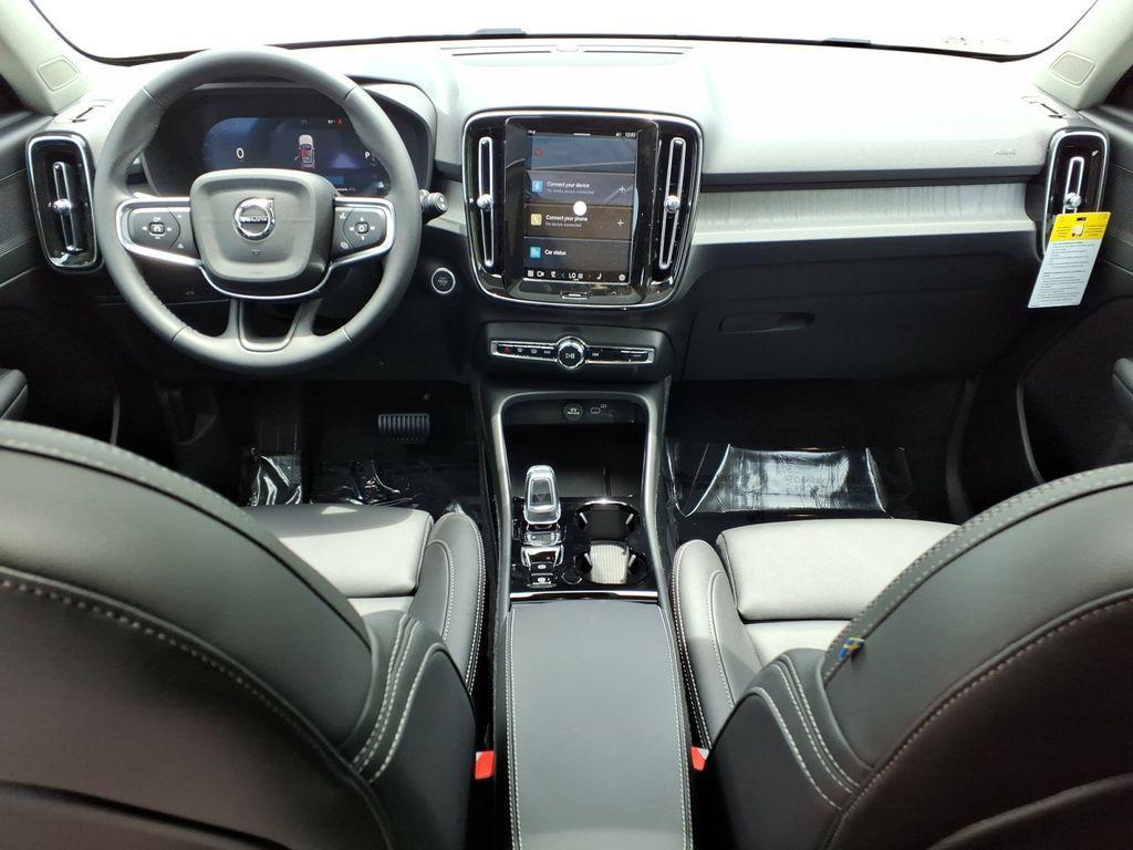 new 2025 Volvo XC40 car, priced at $46,115