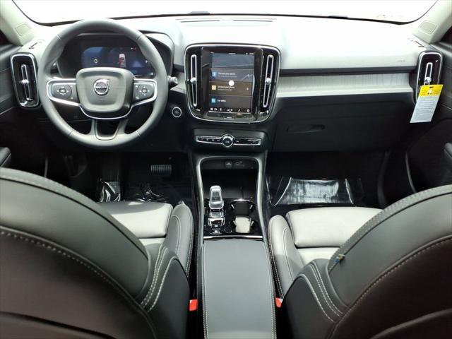 new 2025 Volvo XC40 car, priced at $46,115