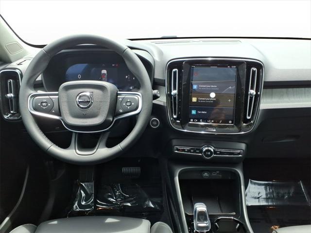 new 2025 Volvo XC40 car, priced at $46,115