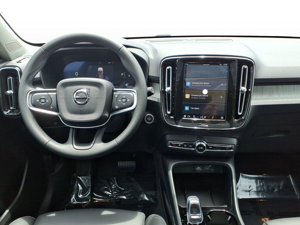 new 2025 Volvo XC40 car, priced at $46,115