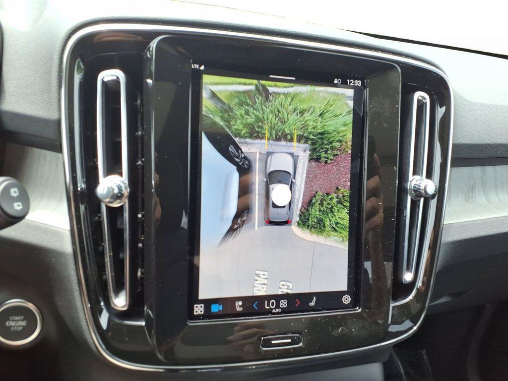 new 2025 Volvo XC40 car, priced at $46,115