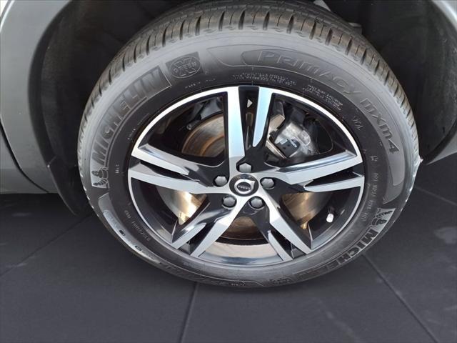 new 2025 Volvo XC40 car, priced at $43,215