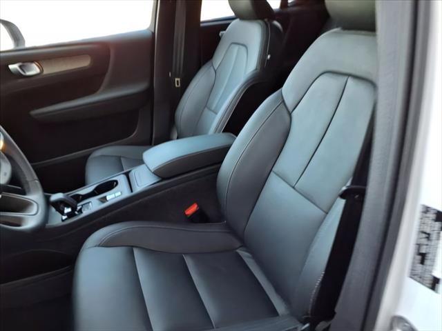 new 2025 Volvo XC40 car, priced at $43,215