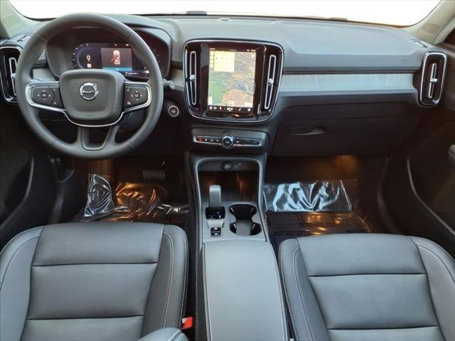 new 2025 Volvo XC40 car, priced at $43,215