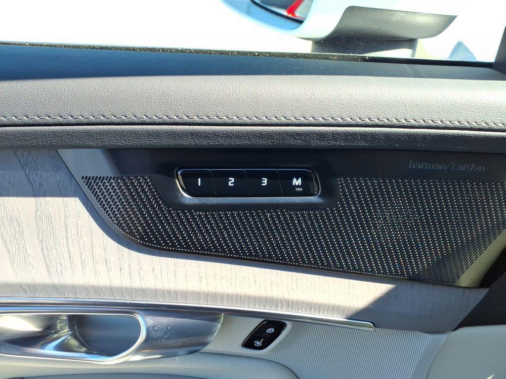 new 2026 Volvo XC90 car, priced at $71,655