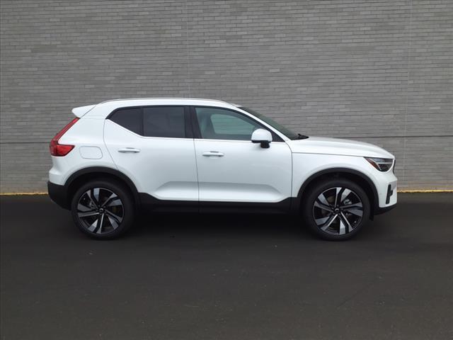 new 2025 Volvo XC40 car, priced at $50,050