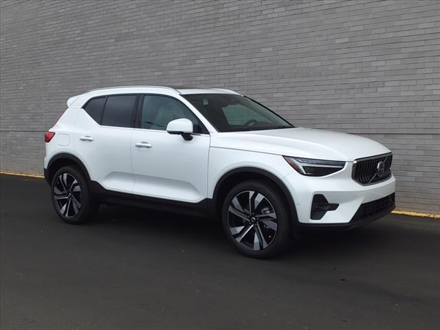 new 2025 Volvo XC40 car, priced at $50,050