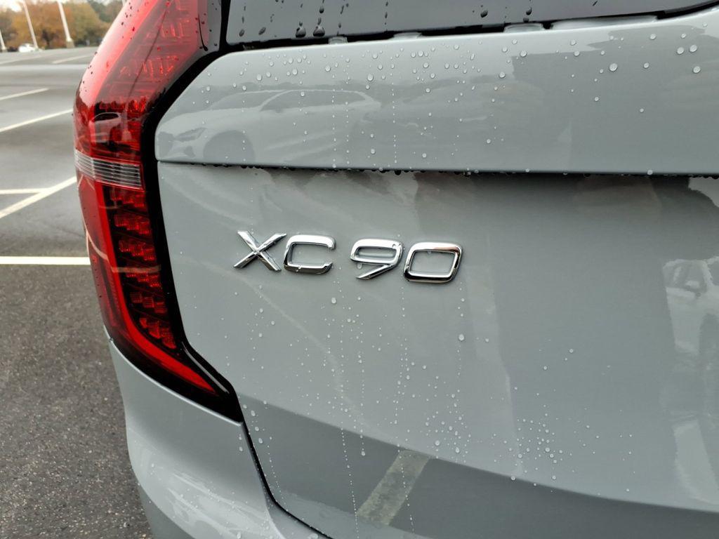 new 2026 Volvo XC90 car, priced at $69,125