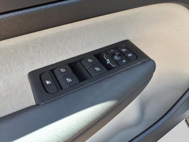 new 2025 Volvo XC40 car, priced at $47,810