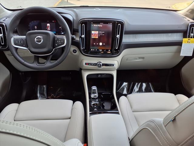 new 2025 Volvo XC40 car, priced at $55,860