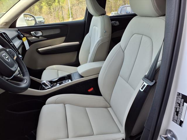 new 2025 Volvo XC40 car, priced at $55,860