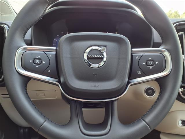 new 2025 Volvo XC40 car, priced at $55,860