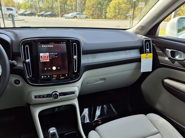 new 2025 Volvo XC40 car, priced at $55,860