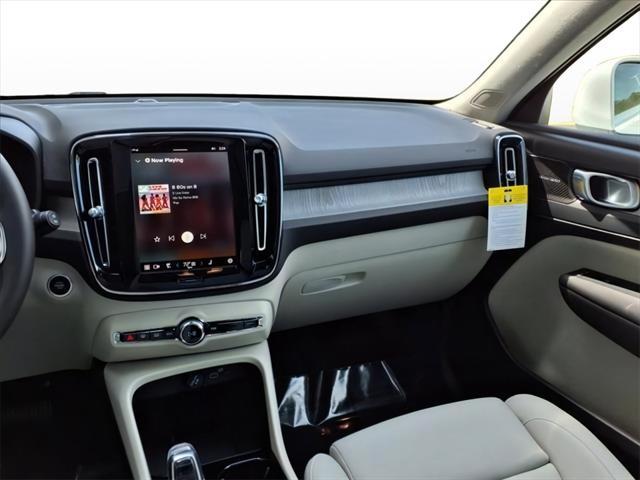 new 2025 Volvo XC40 car, priced at $56,860