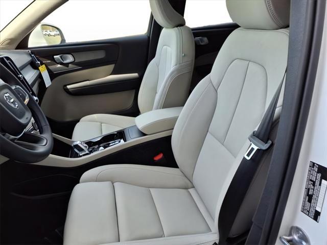 new 2025 Volvo XC40 car, priced at $56,860