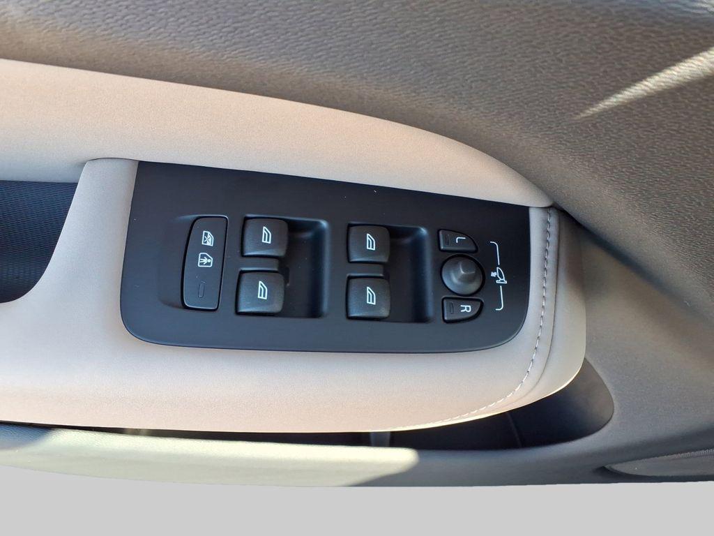 new 2026 Volvo XC60 car, priced at $55,785