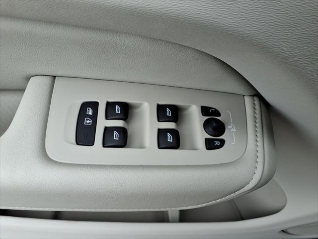 new 2025 Volvo XC60 car, priced at $55,550