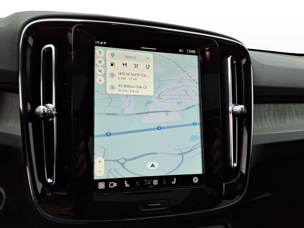 new 2025 Volvo XC40 car, priced at $45,485