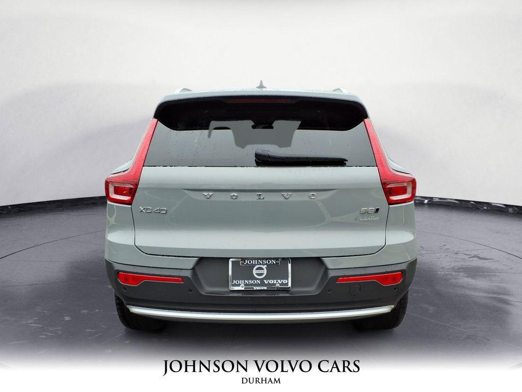 new 2025 Volvo XC40 car, priced at $45,485