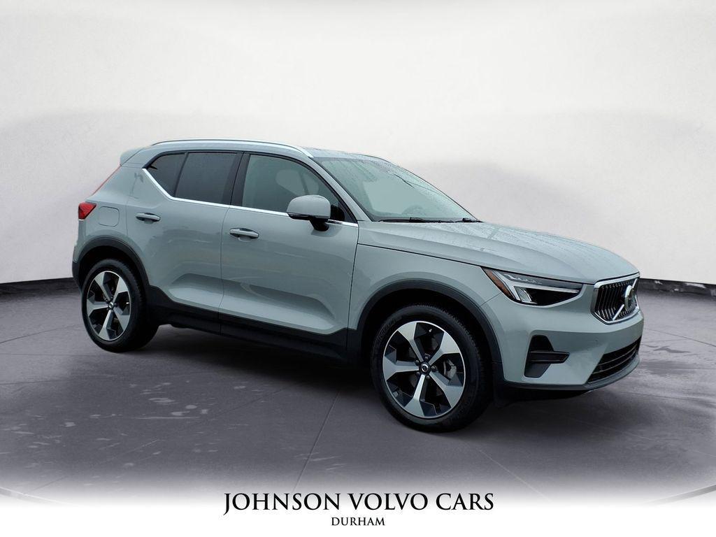 new 2025 Volvo XC40 car, priced at $45,485