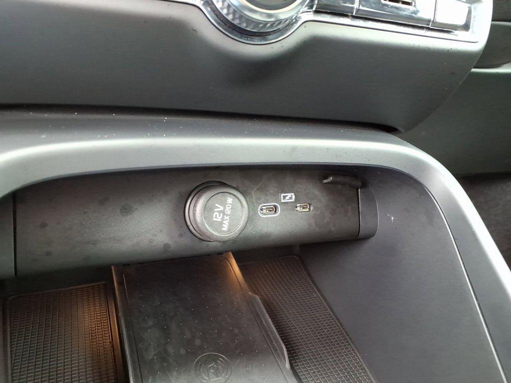 new 2025 Volvo XC40 car, priced at $45,485