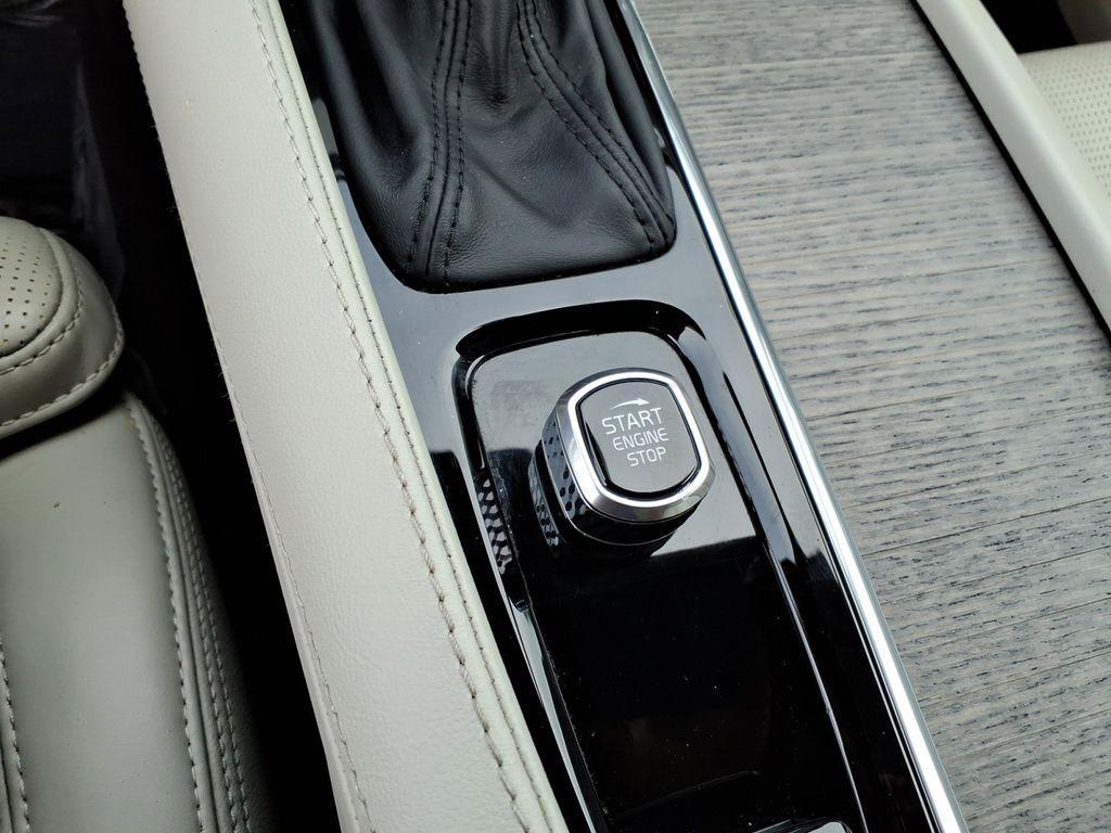 used 2022 Volvo XC90 car, priced at $35,111